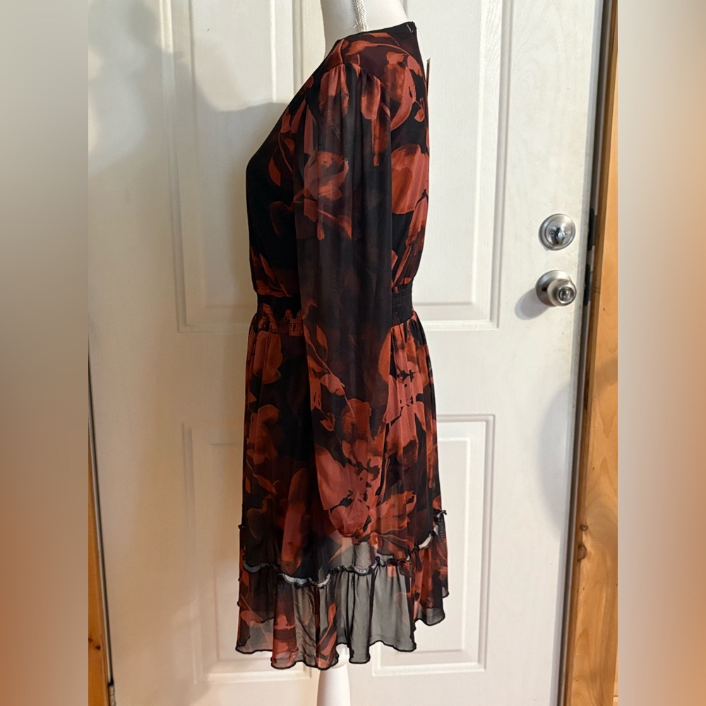 Madison + Hudson Chic Black and Rust Floral Long Sleeve Dress size M NWT - Picture 3 of 11